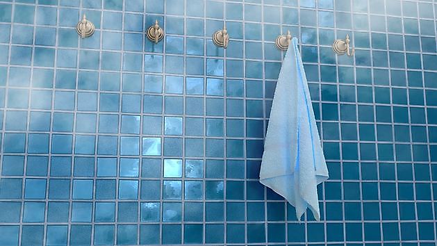 Sporters kunnen bijna niet douchen in sporthal Stikkerlaan wegens legionella - RTV GO! Omroep Gemeente Oldambt